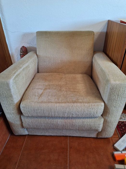 Conjunto de sofá e dois maples em boas condições