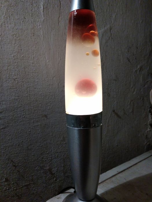 Лава лампа 36 см желтая с адаптером на обычную лампочку.