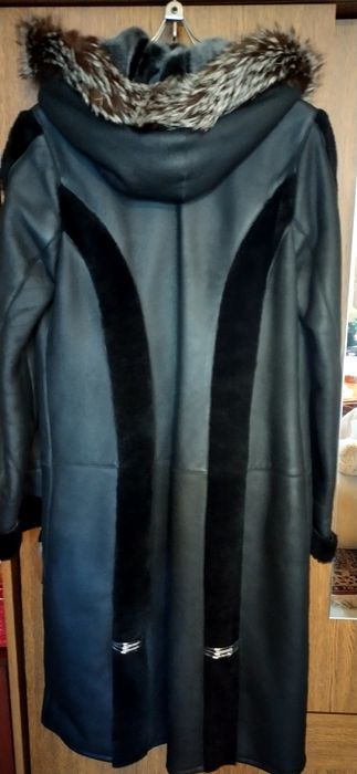 Продам женскую дубленку.