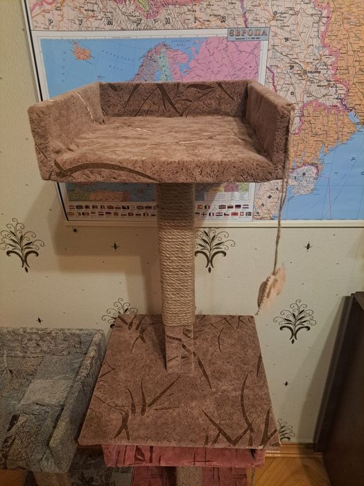 Когтеточка с лежаком, новая