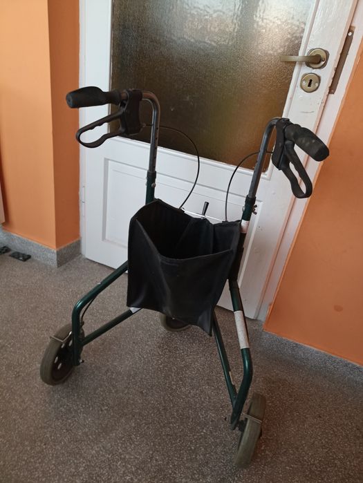 Trójkołowy chodzik