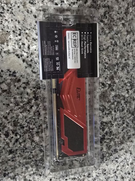 Memória RAM Team Group 16GB DDR4 3200MHz ELITE PLUS