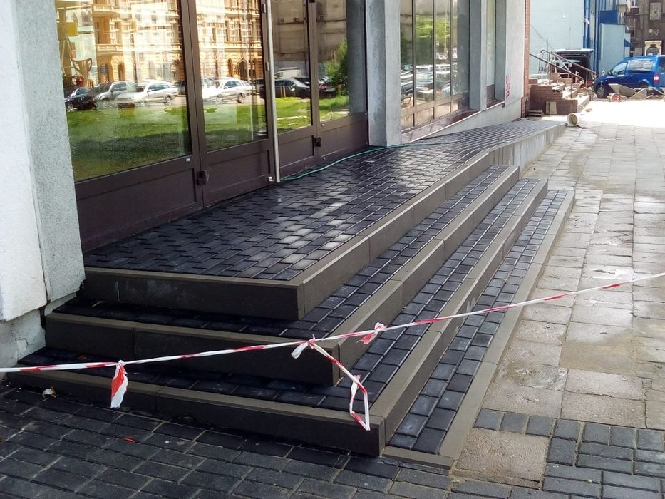 Układanie kostki brukowej