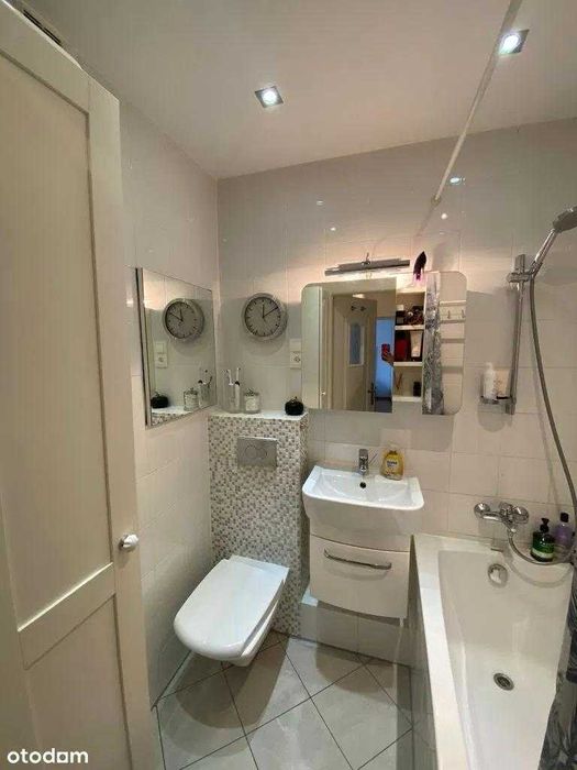 2100plnRataje obok Selgrossa , Armii Krajowej 2 pokoje, balkon, widok.