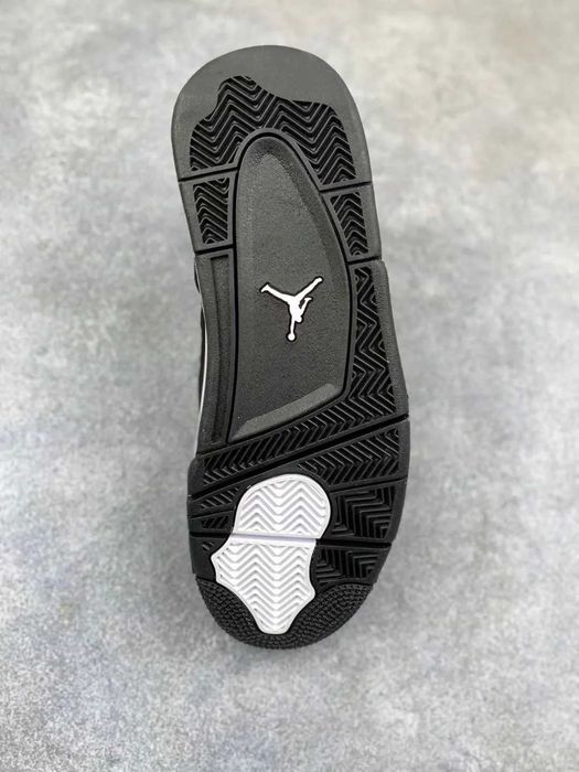 AJ4_Retro_White_Thunder 46