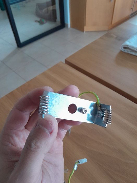 Zacisk sprężynowy klamra do opraw Led oprawka szt 4