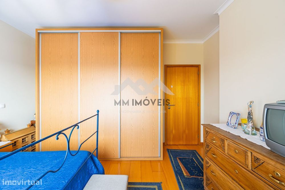 Apartamento T3 | Duas Frentes | Varanda | Garagem | Excelente localiza