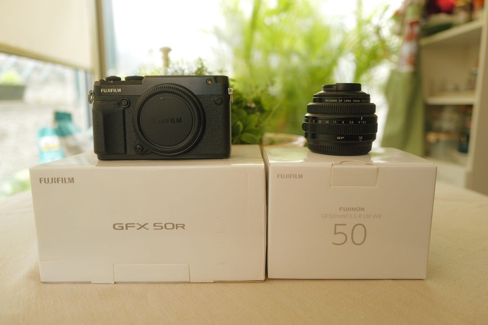 GFX 50r + GF50mm f/3.5 R LM + Flash EF-X500