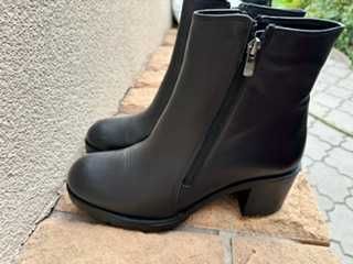 Продам жіночі черевики