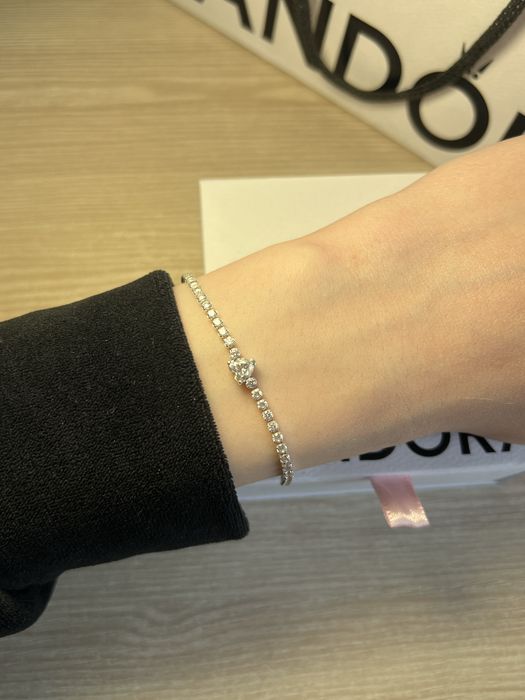 Тенісний браслет пандора срібний pandora блискуче паве з сердечком