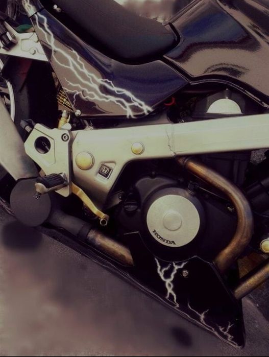 Honda ntv 650 modificada