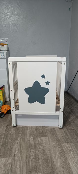 Дитяче ліжечко з маятником  та комод