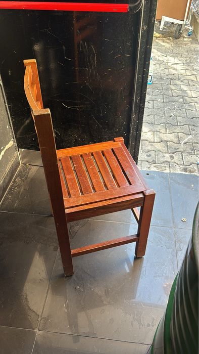 Conjunto de Cadeiras em Madeira – Ideal para Restaurante, Bar ou Café