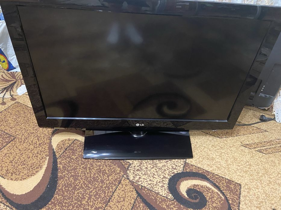 Телевізор LG 37LF2500