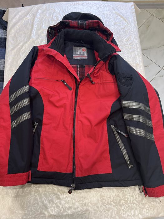 Куртка лыжная ,цвет чёрный с красным