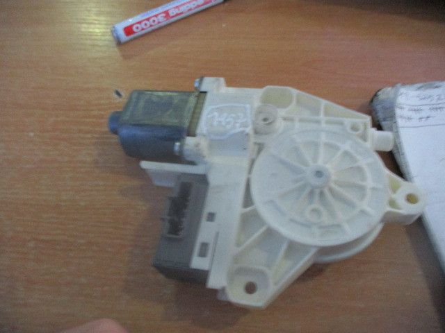 Motor vidro trás esquerdo PEUGEOT 407 (6D_)