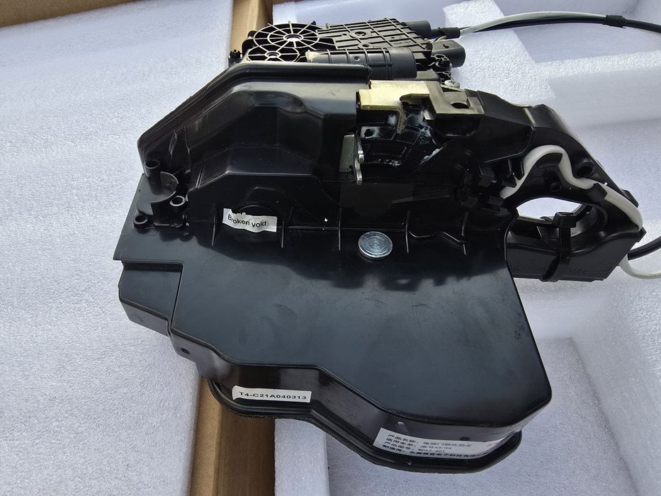 Дотяжка дверей з замком BMW F06