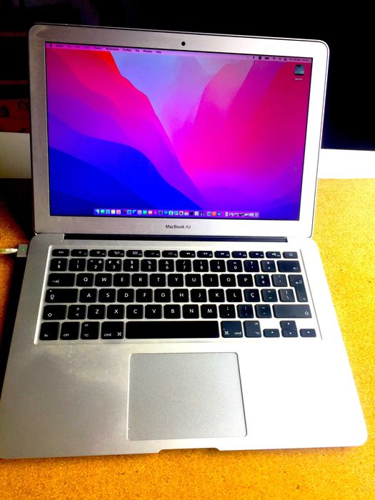 MacBook Air 13” (2017) – 128GB – funciona bem
