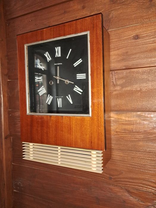 Годинник настінний з боєм