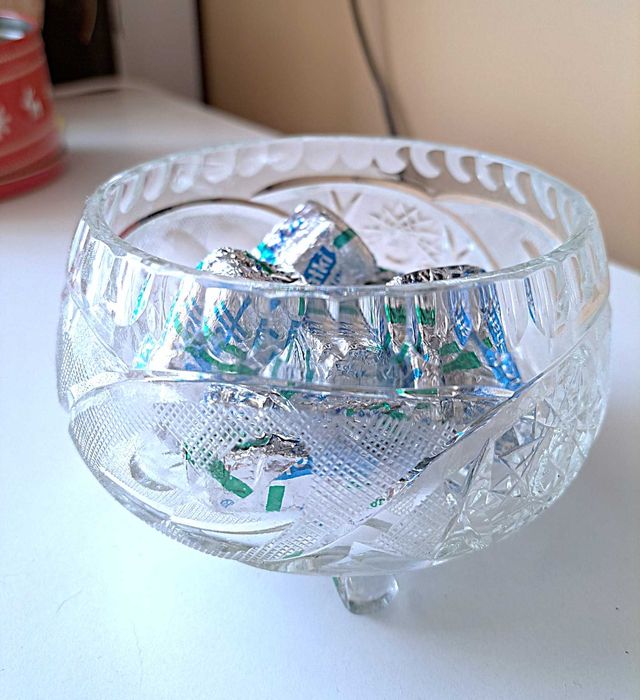 Kryształowa mała miska na słodycze, cukierki, 11 cm.
