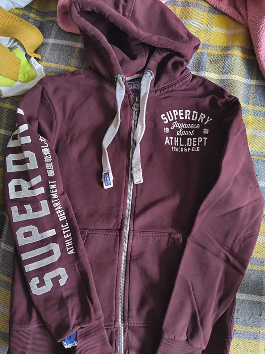 bordowa bluza Super Dry