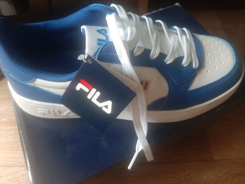 Нові Кросівки fila