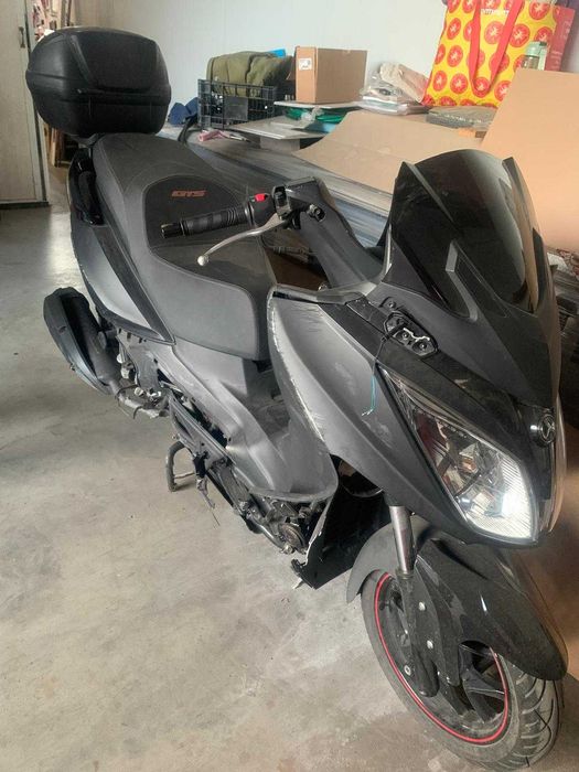 SYM GTS 125i Sport 2017 – Baixa quilometragem – Para reparar