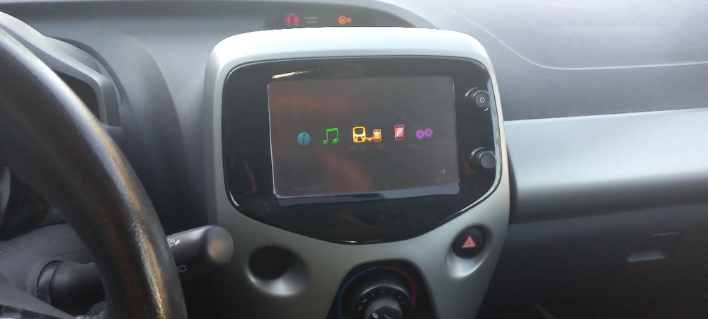 Toyota Aygo X touch 1.0 -2018 - 82000km  - 5 portas