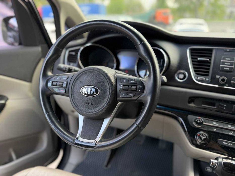 KIA CARNIVAL 2.2 дизель