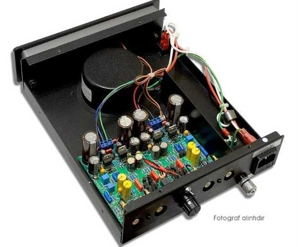 Продам фонокорректор шведской компании Primare Systems AB R20