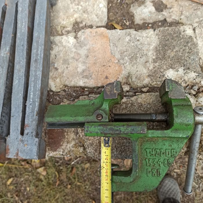 Продам тиски гаражные