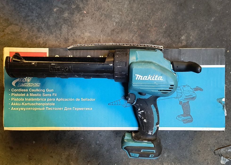 Wyciskacz akumulatorowy Makita DCG180 18V