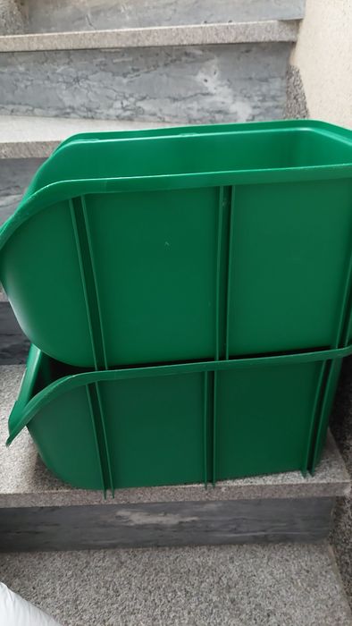 Caixa de arrumação de empilhar