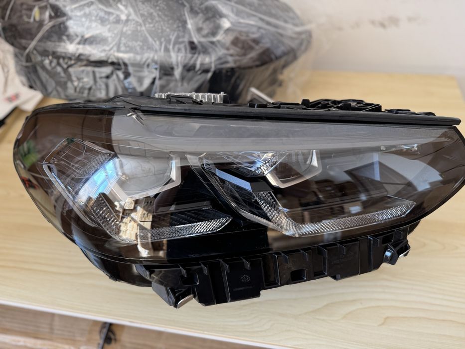 BMW G01, G02 X3 2021-2025 р передні фари Європа