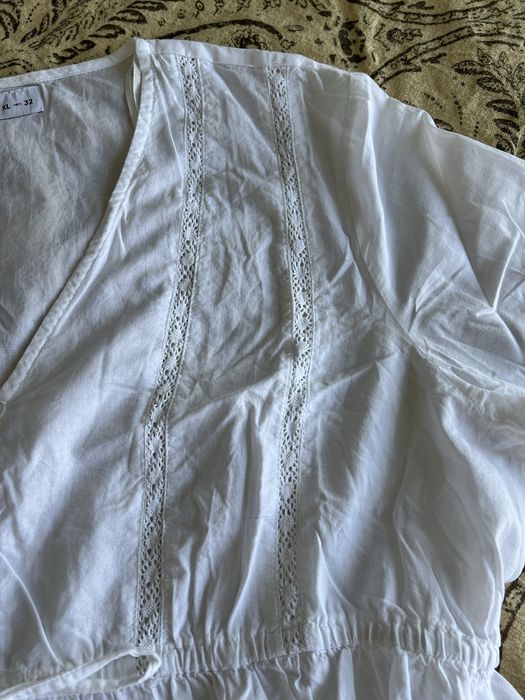 Blusa branca de manga comprida da Lefties, Tam XL