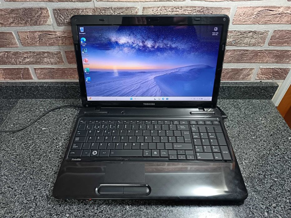 Toshiba L750-1ME core i5 RAM 4GB SSD 128GB