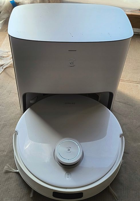 Odkurzacz robot sprzątający mocujący  DEEBOT PLUS S