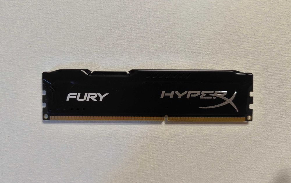 HyperX 4 GB DDR3-1600 Fury Black (HX316C10FB/4)
