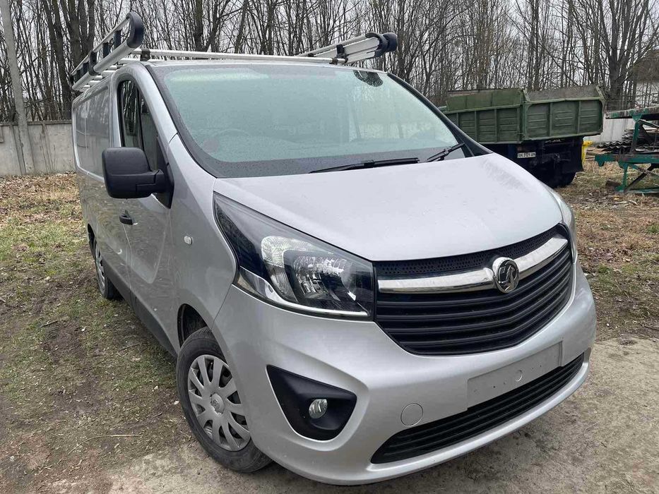 Бампер передній Опель Віваро Виваро Opel Vivaro з 2014 р.в.  розборка