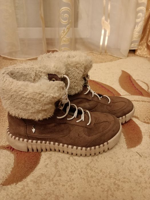 Зимове взуття skechers 35 розмір