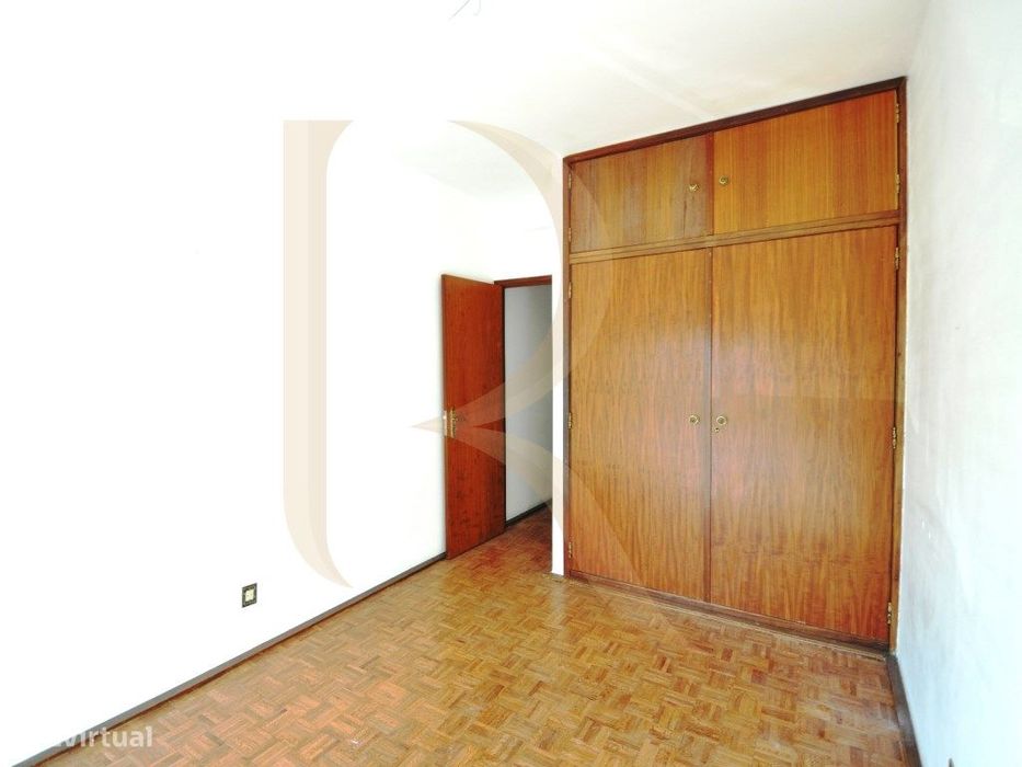 Apartamento T3 com elevador e varandas em Setúbal