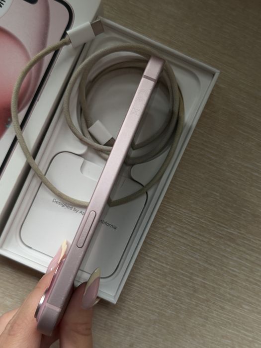 Iphone 15 różowy 128 GB