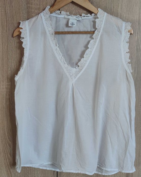 Biała bluzeczka w r. M