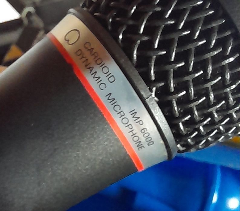 Microfone Sony F-V410 Cardiod Dynamic Vocal Microphone, com caixa