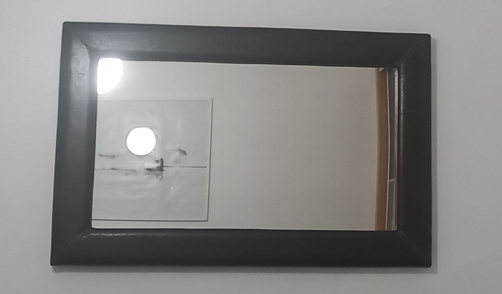 Espelho retangular, moldura em pele genuína