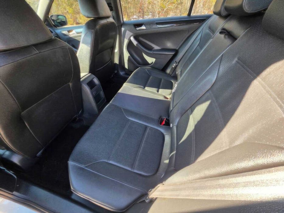 Volkswagen Jetta      2018