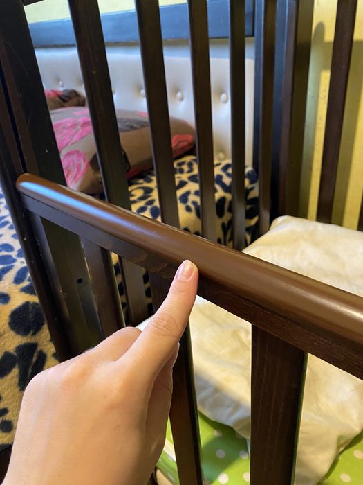 Продам кроватку с маятником