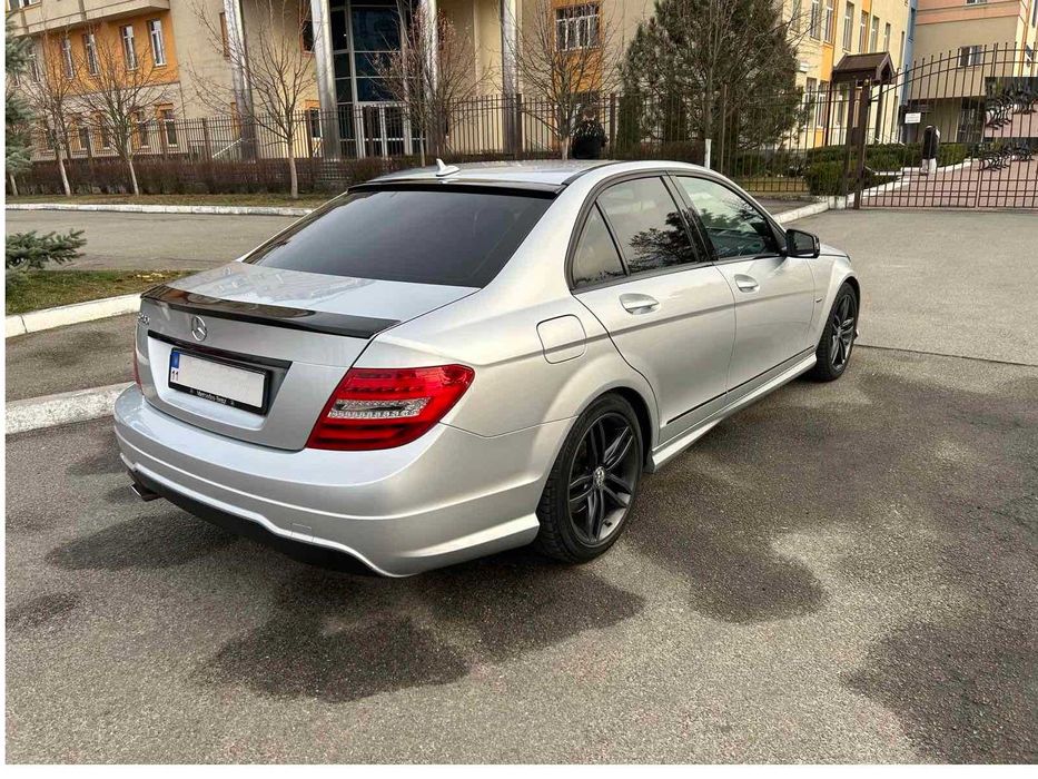 Mercedes-Benz C-Class 2012