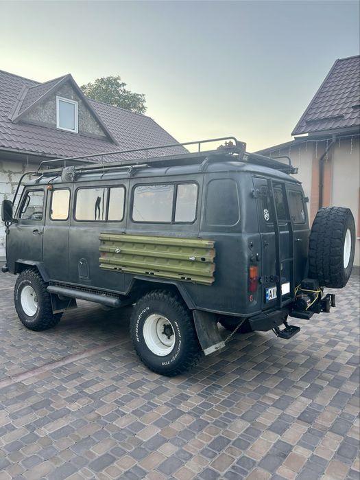 Автомобіль УАЗ 3962