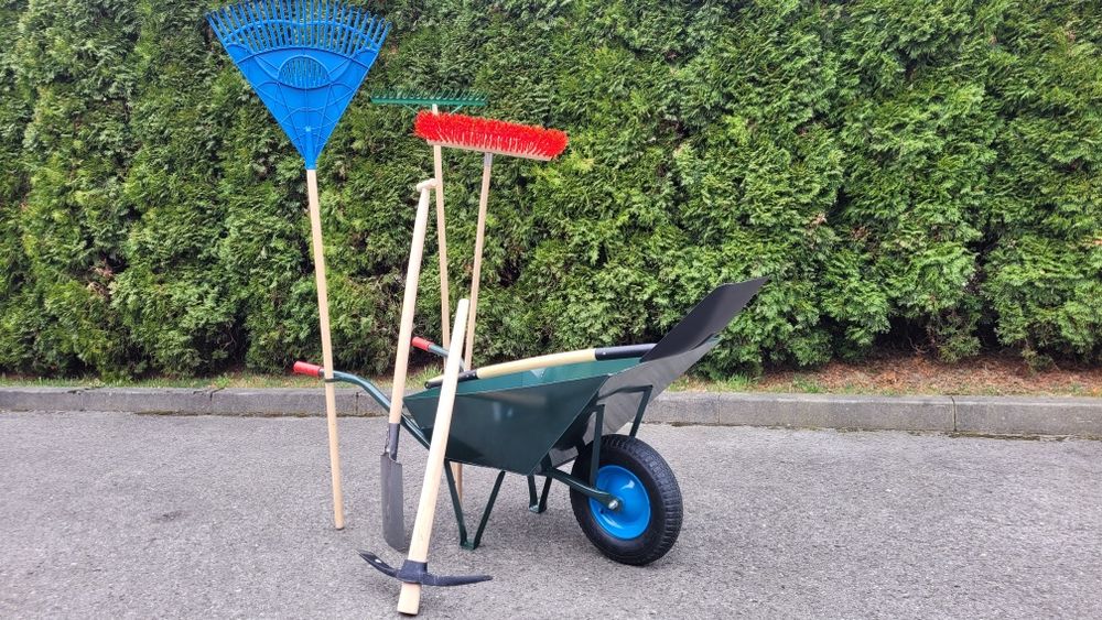 Siekiera do drewna,siekierka gospodarcza 0,7 kg KUTA, Polska, SOLIDNA